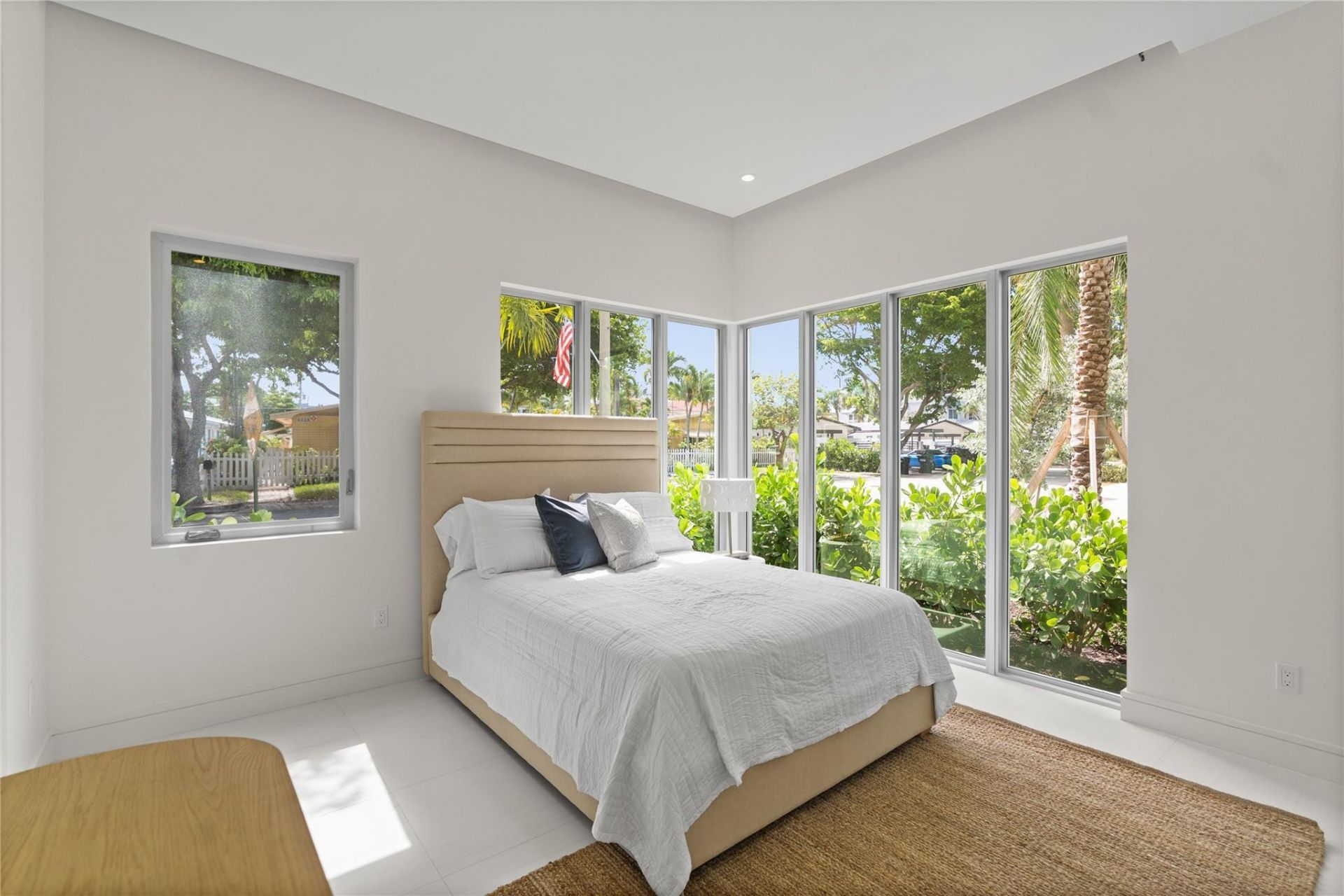 221 Shore Court, Lauderdale by the Sea, FL 33308 Photo