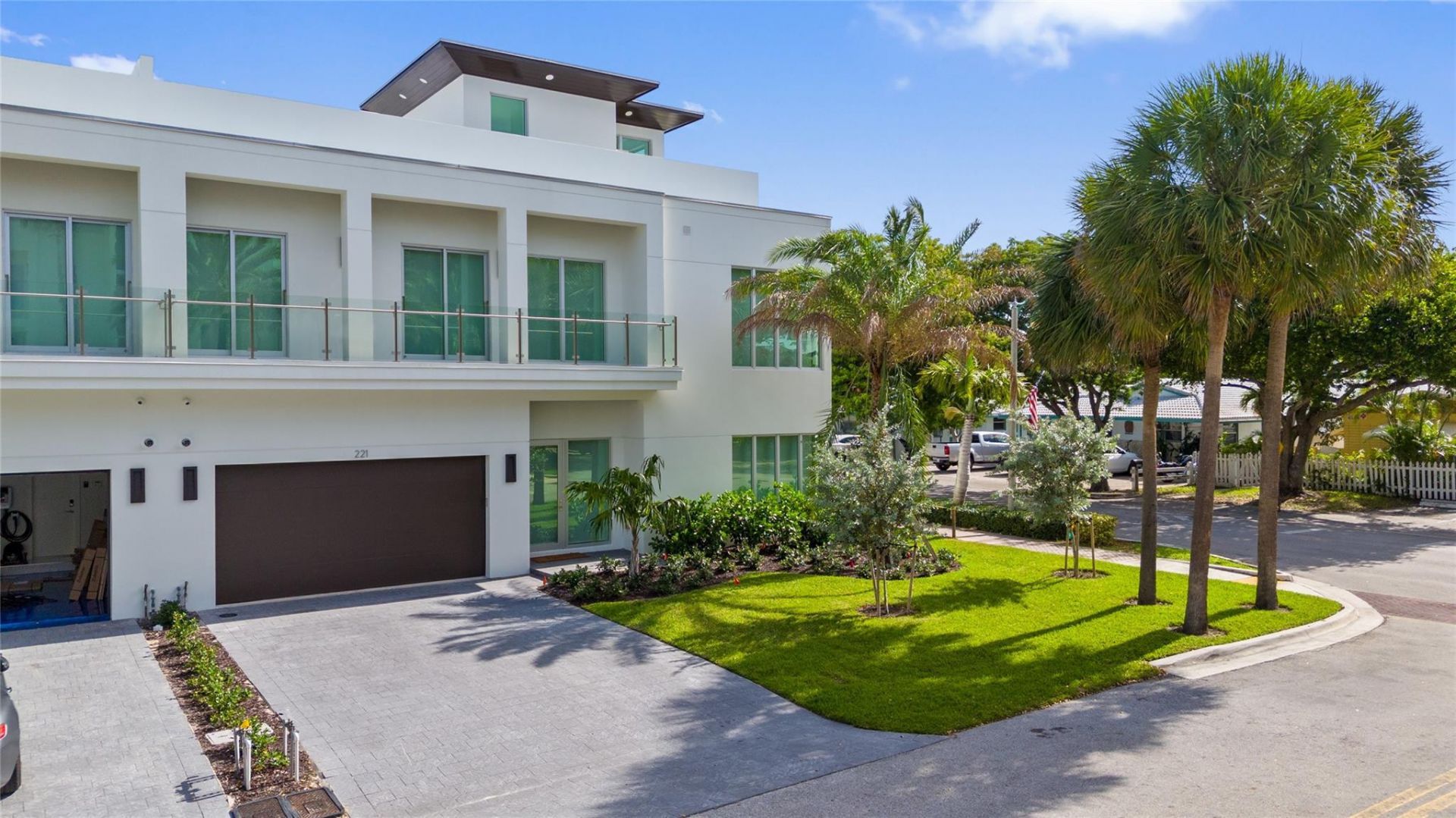 221 Shore Court, Lauderdale by the Sea, FL 33308 Photo