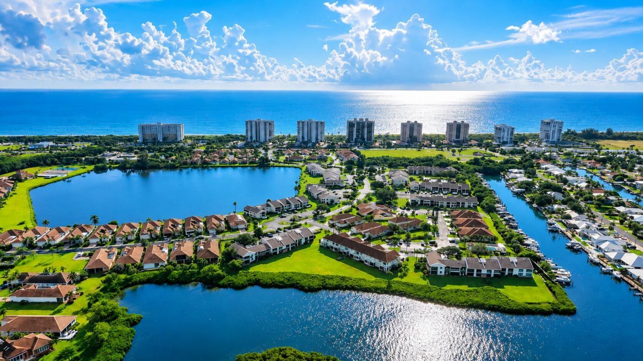 3209 S Lakeview Circle, Unit 8105, Hutchinson Island, FL 34949 Photo
