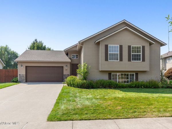 2827 W Timberlake LOOP, Coeur d'Alene, ID 83815