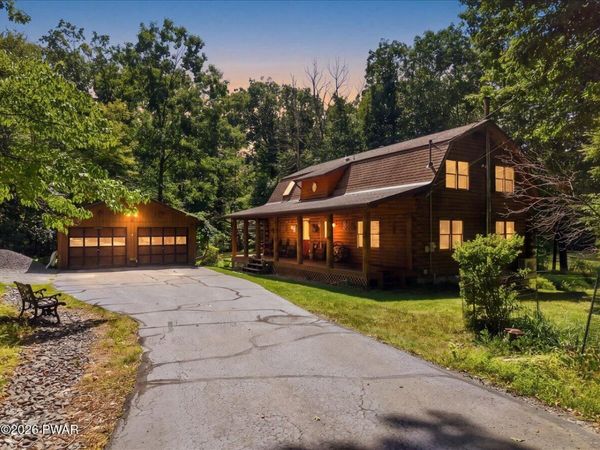 1952 Pennsylvania 590 , Hawley, PA 18428