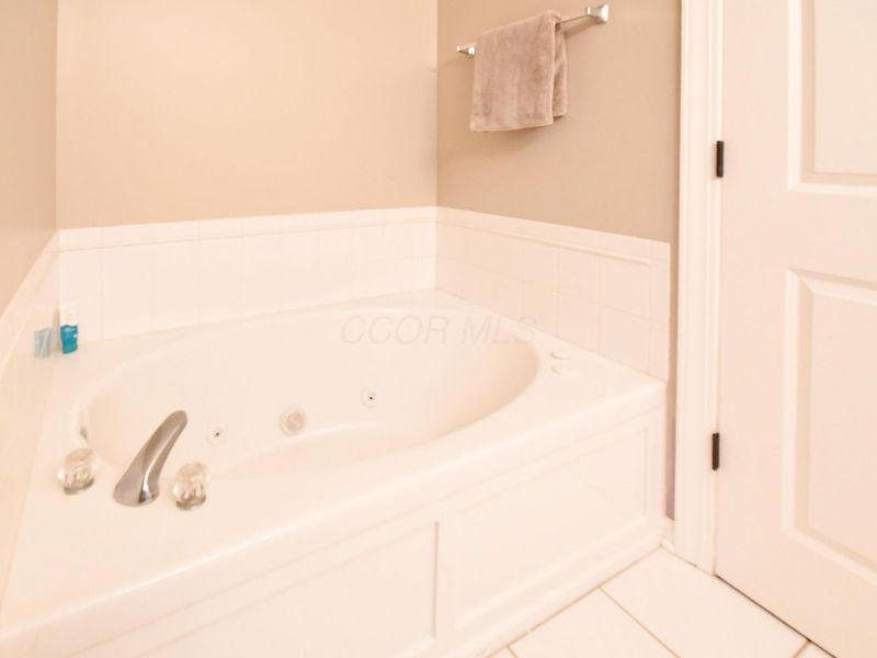 5891 Oak Path Lane , Columbus, OH 43213 Photo 16