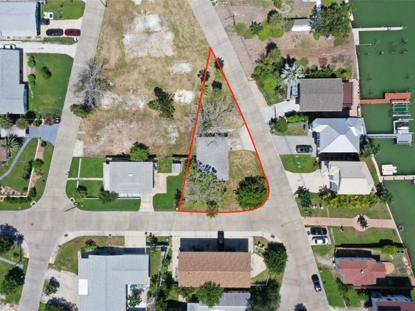 330 133RD AVENUE E, MADEIRA BEACH, FL 33708