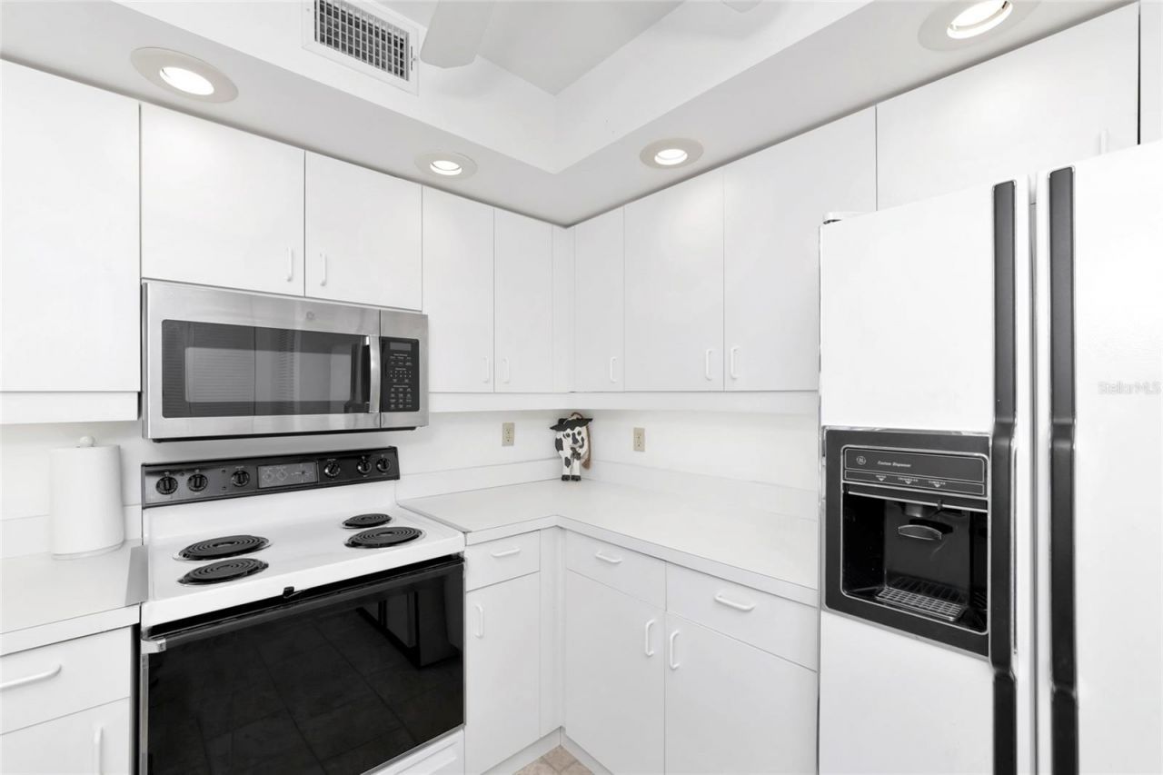 1249 Edgewater Circle , Unit 73, Bradenton, FL 34209 Photo