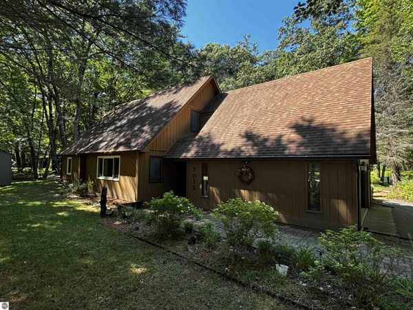 7015 Huntington Drive, Oscoda, MI 48750
