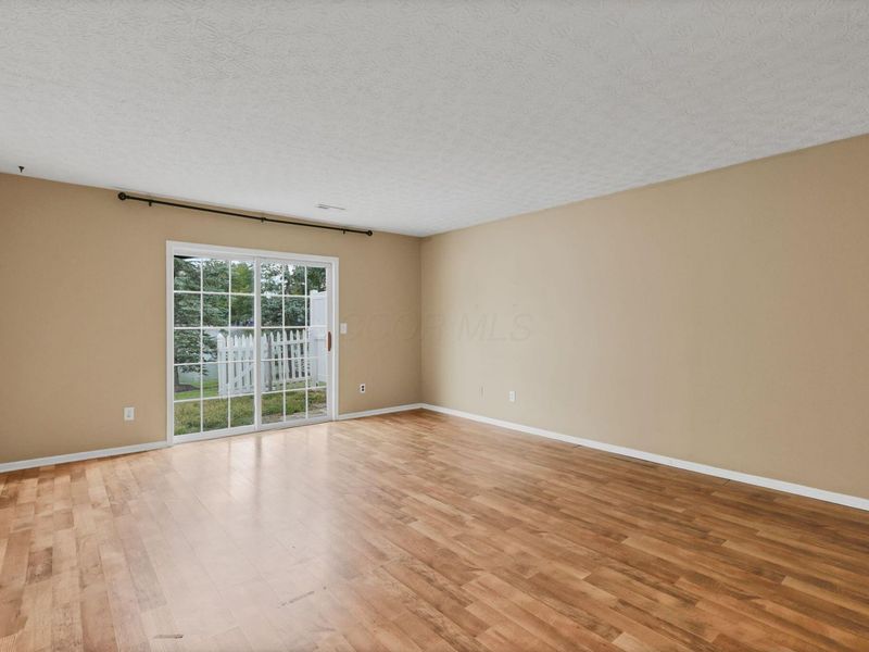 4693 Athalia Drive, Unit 23D, Columbus, OH 43228 Photo 10