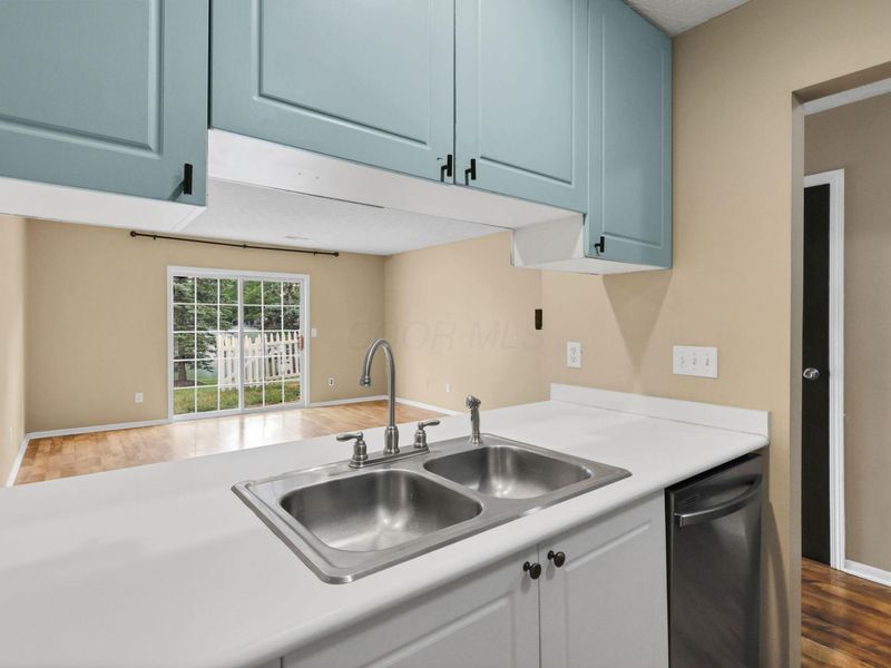 4693 Athalia Drive, Unit 23D, Columbus, OH 43228 Photo 13