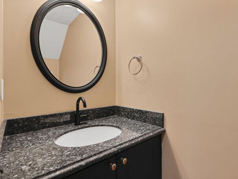 4693 Athalia Drive, Unit 23D, Columbus, OH 43228 Photo 15