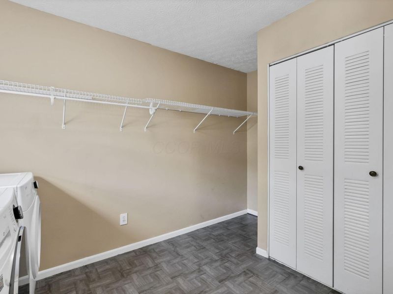 4693 Athalia Drive, Unit 23D, Columbus, OH 43228 Photo 17