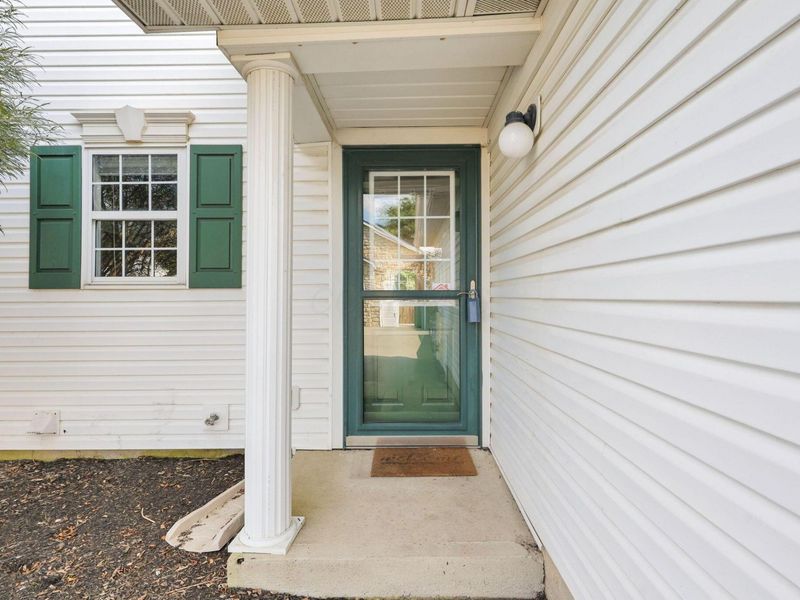 4693 Athalia Drive, Unit 23D, Columbus, OH 43228 Photo 3