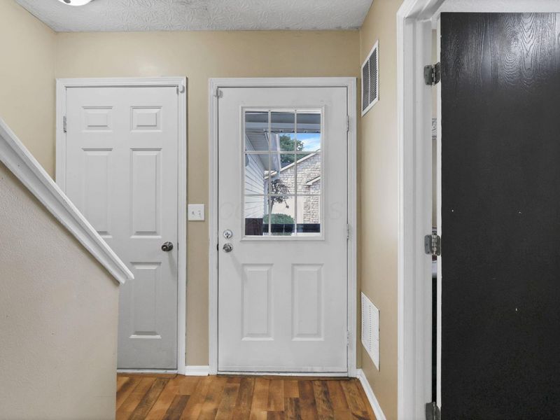 4693 Athalia Drive, Unit 23D, Columbus, OH 43228 Photo 5