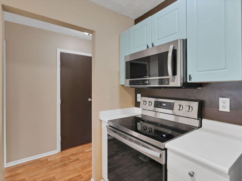 4693 Athalia Drive, Unit 23D, Columbus, OH 43228 Photo 9