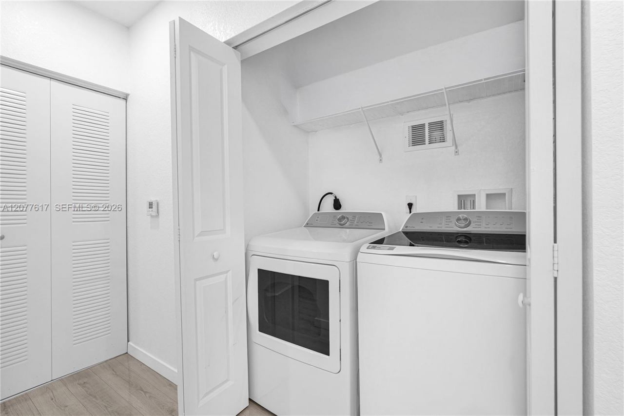 15600 SW 136th St , Unit 102, Miami, FL 33196 Photo