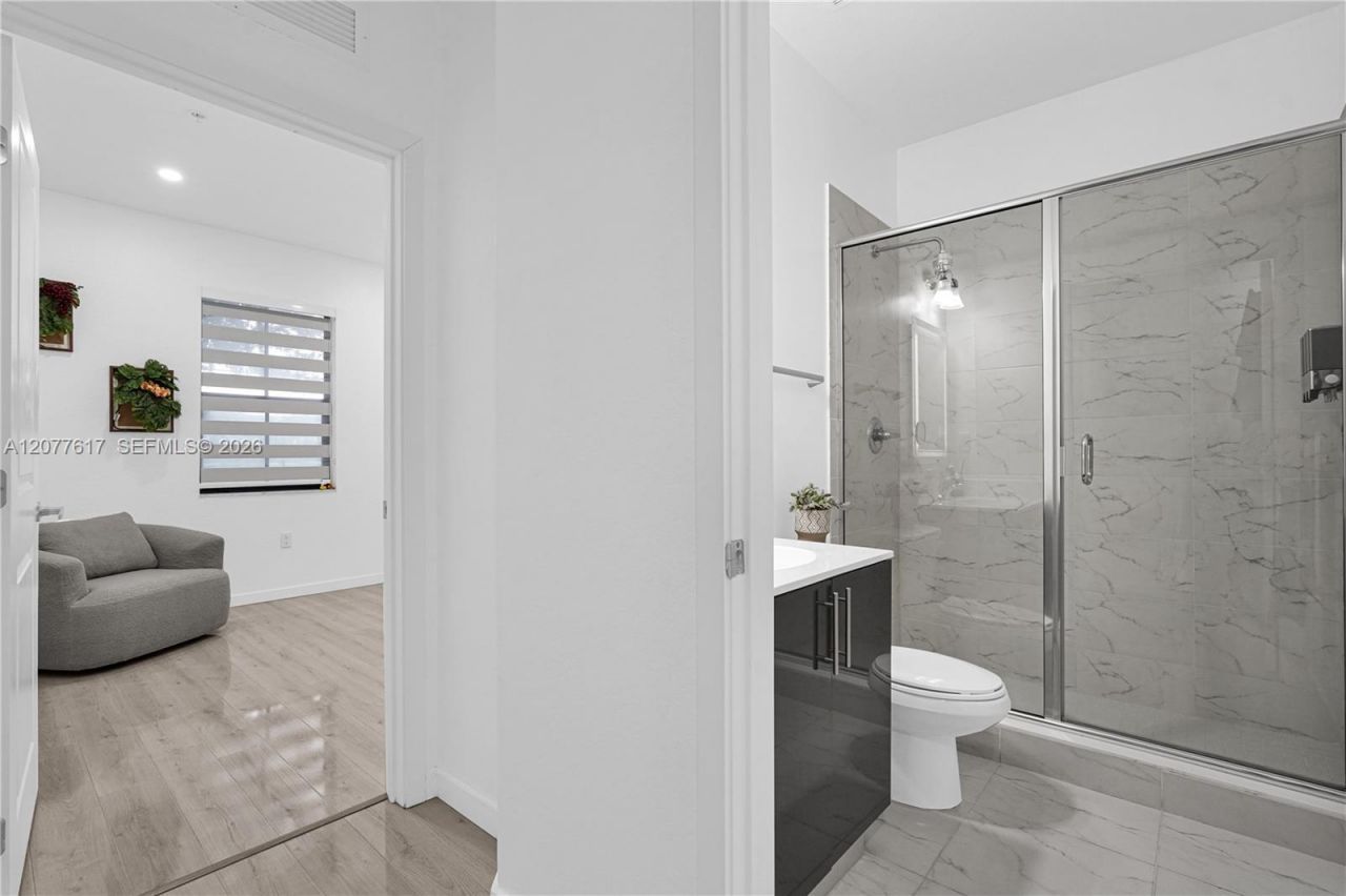 15600 SW 136th St , Unit 102, Miami, FL 33196 Photo