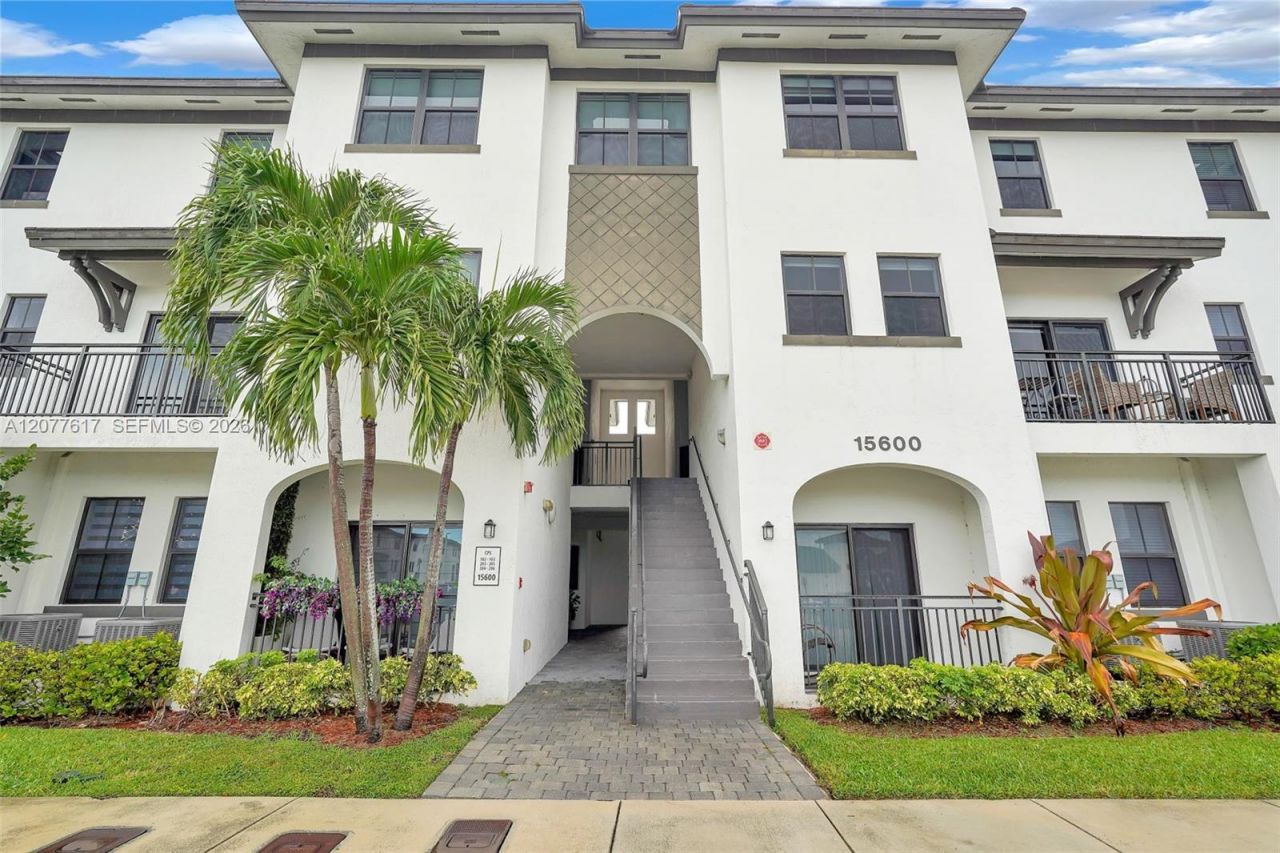 15600 SW 136th St , Unit 102, Miami, FL 33196 Photo