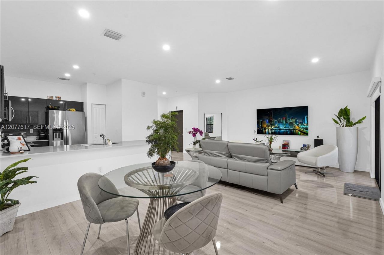 15600 SW 136th St , Unit 102, Miami, FL 33196 Photo