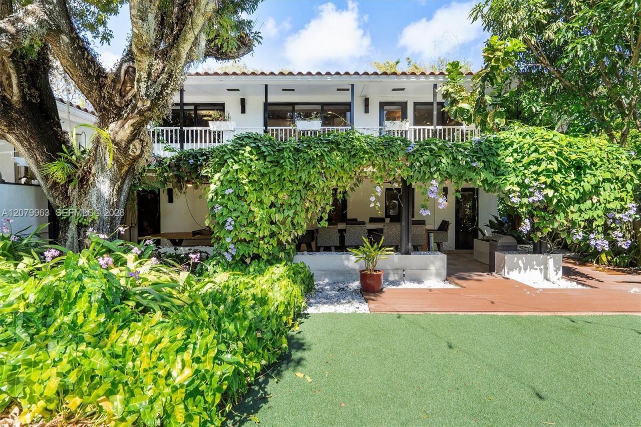652 NE 105th St , Miami Shores, FL 33138 Photo