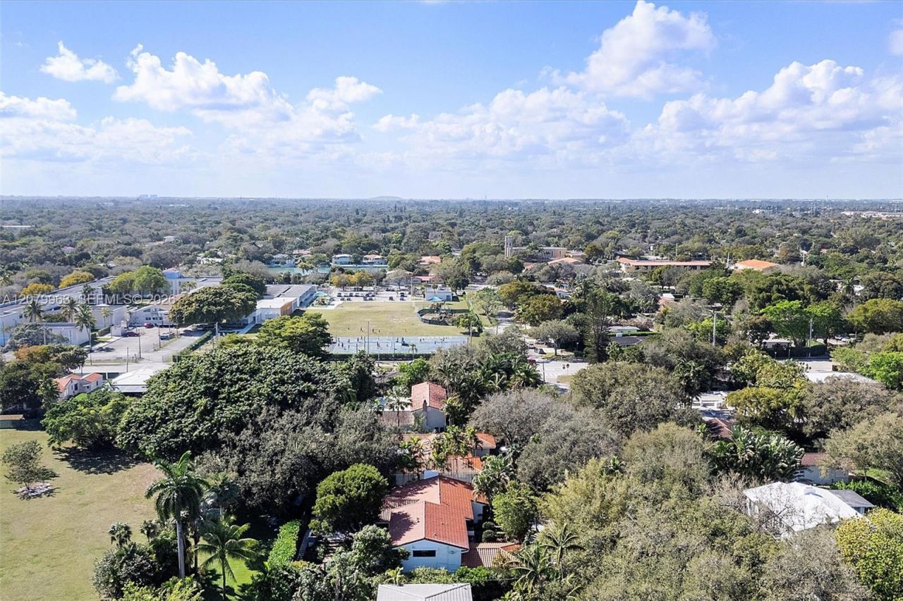 652 NE 105th St , Miami Shores, FL 33138 Photo