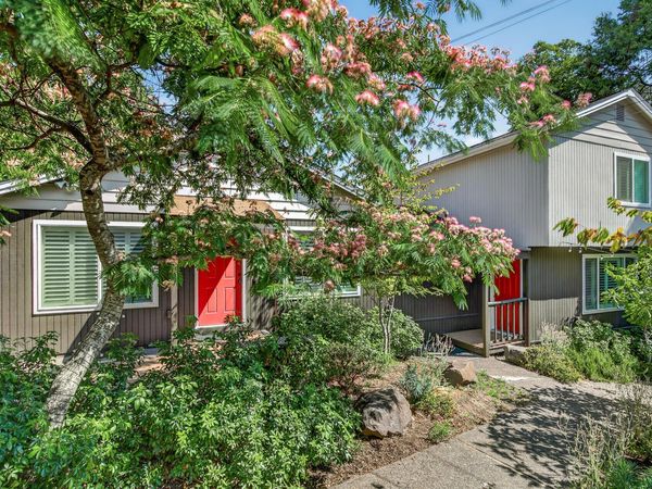 373 Iowa Street, Ashland, OR 97520