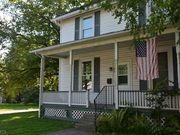 528 Mansfield St, Belvidere, NJ 07823
