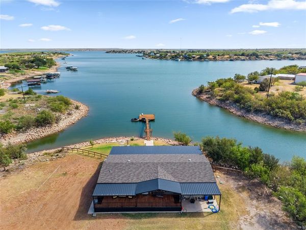 606 W Moonshine Road, Seymour, TX 76380