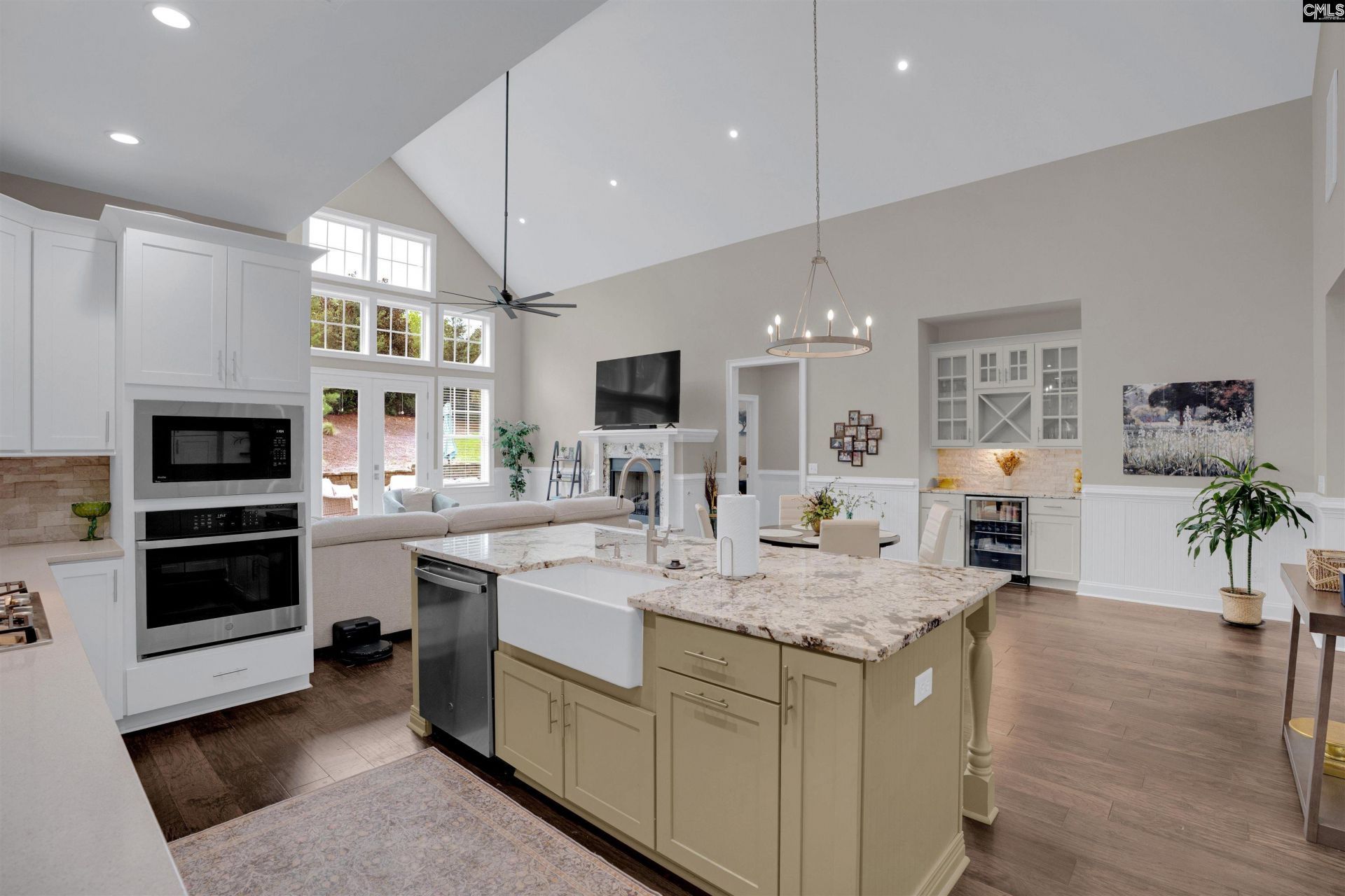 10 Sag Harbor Drive  Photo 12