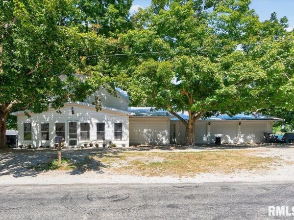 352 W MAIN Street, Mt Auburn, IL 62547