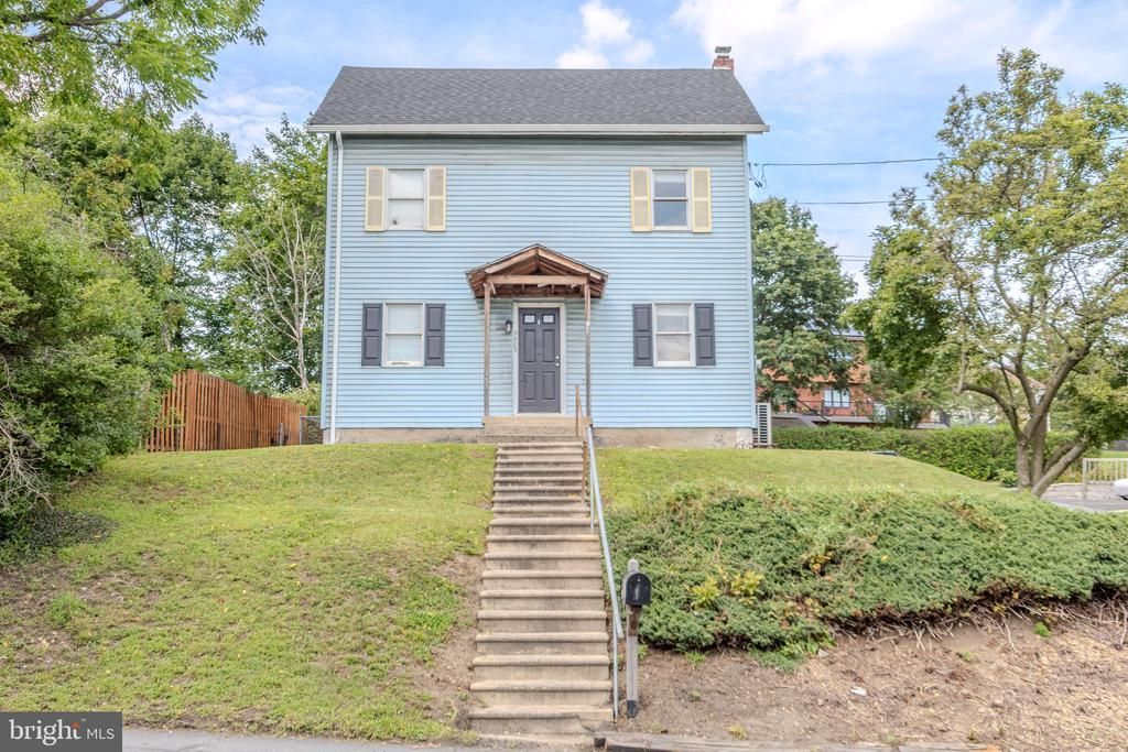 NORTH WHITEHALL TWP, PA 18037