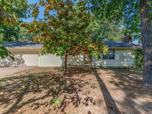 1 Conasaugua Trl, Cherokee Village, AR 72529