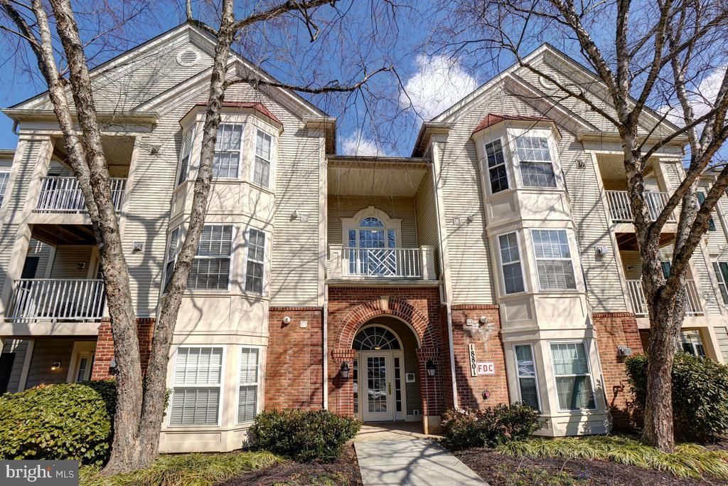 18801 SPARKLING WATER DRIVE , GAITHERSBURG, MD 20879