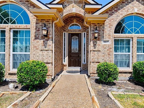 1837 Lakeview Drive, DeSoto, TX 75115