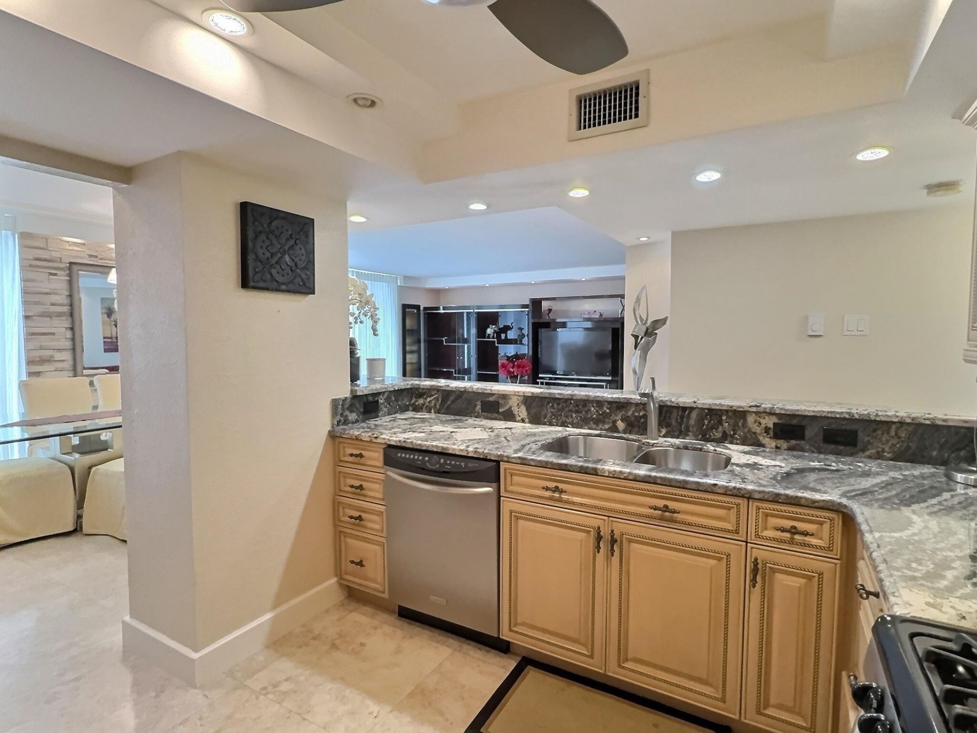 2030 S Ocean Drive, Unit 1626, Hallandale Beach, FL 33009 Photo