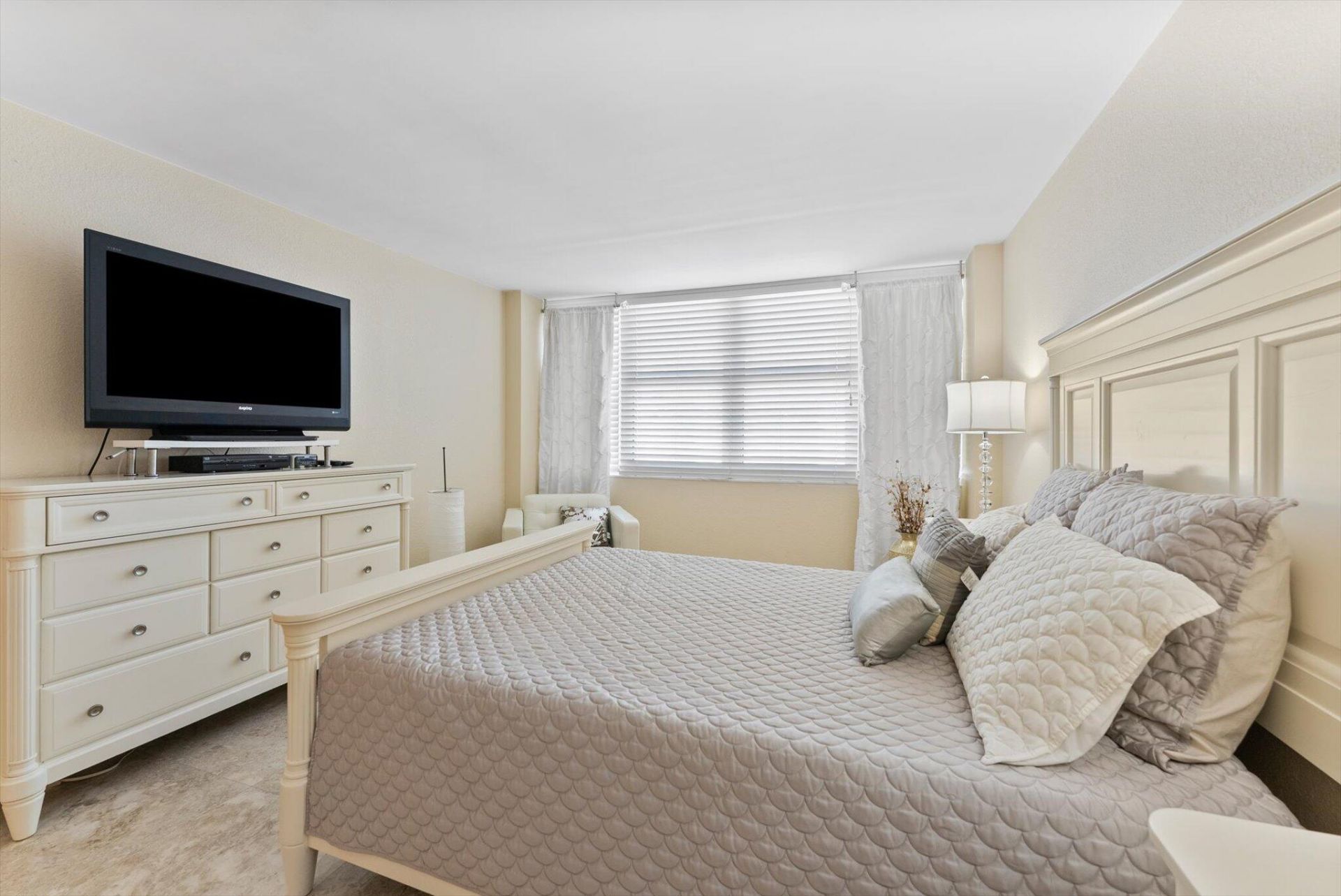 2030 S Ocean Drive, Unit 1626, Hallandale Beach, FL 33009 Photo