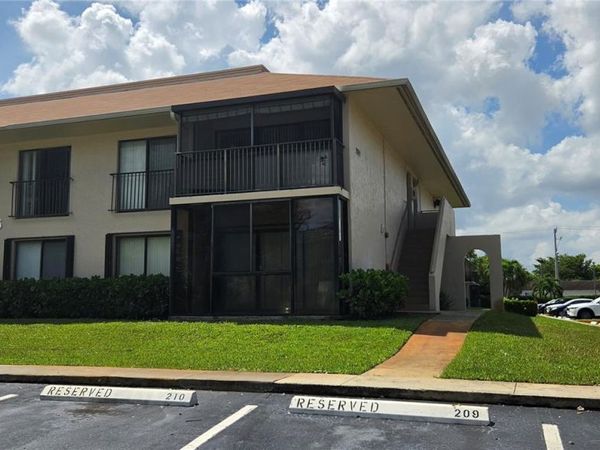 5981 Washington St , Unit 206, Hollywood, FL 33023