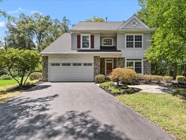 21 Cambridge Ct, Montgomery, NJ 08540