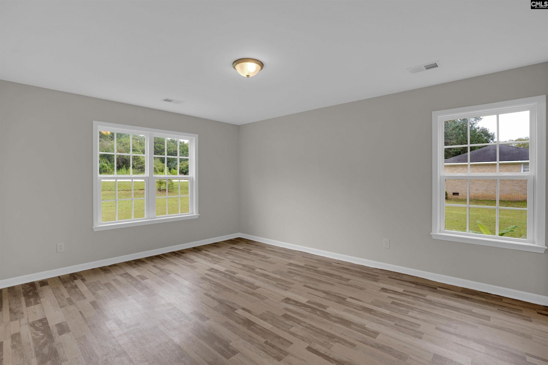 110 Henry Street  Photo 13