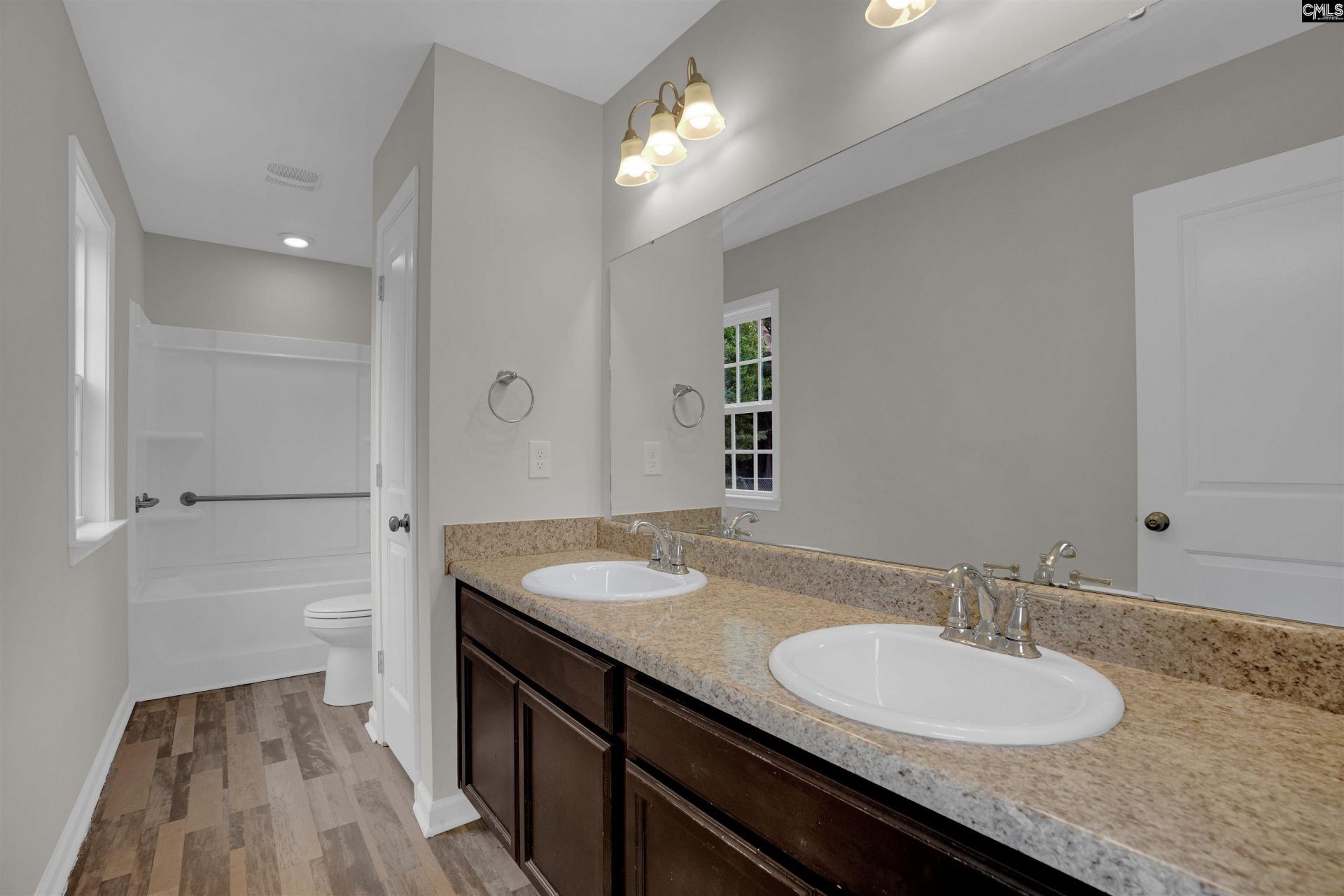 110 Henry Street  Photo 16