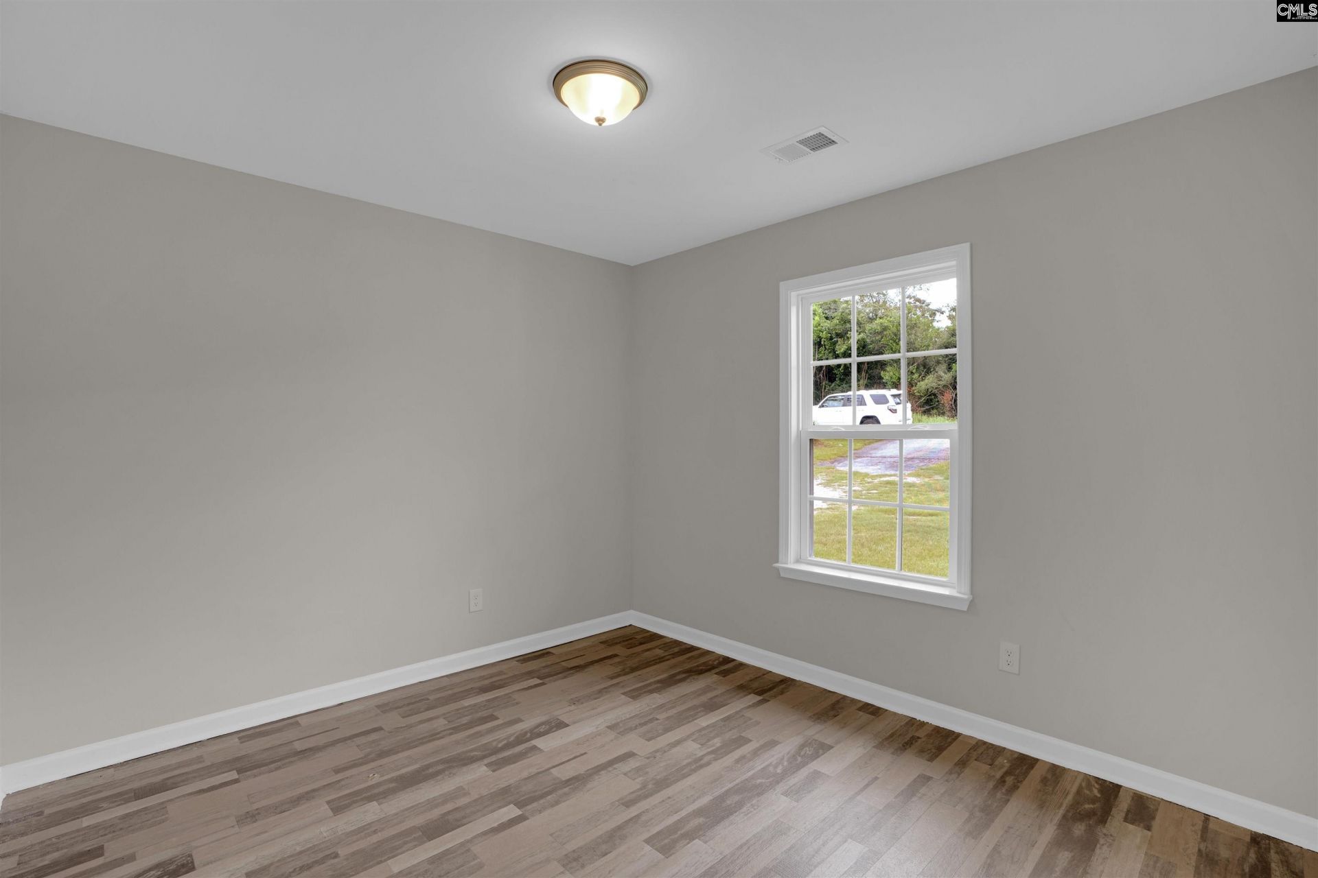 110 Henry Street  Photo 23