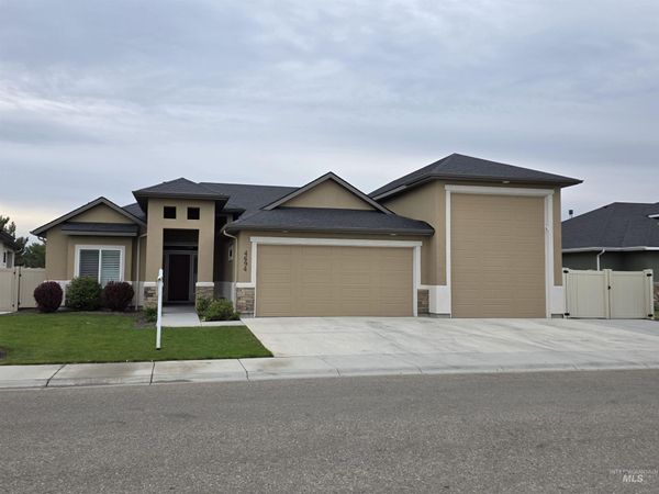 4694 N Bryce Canyon Ave, Meridian, ID 83646