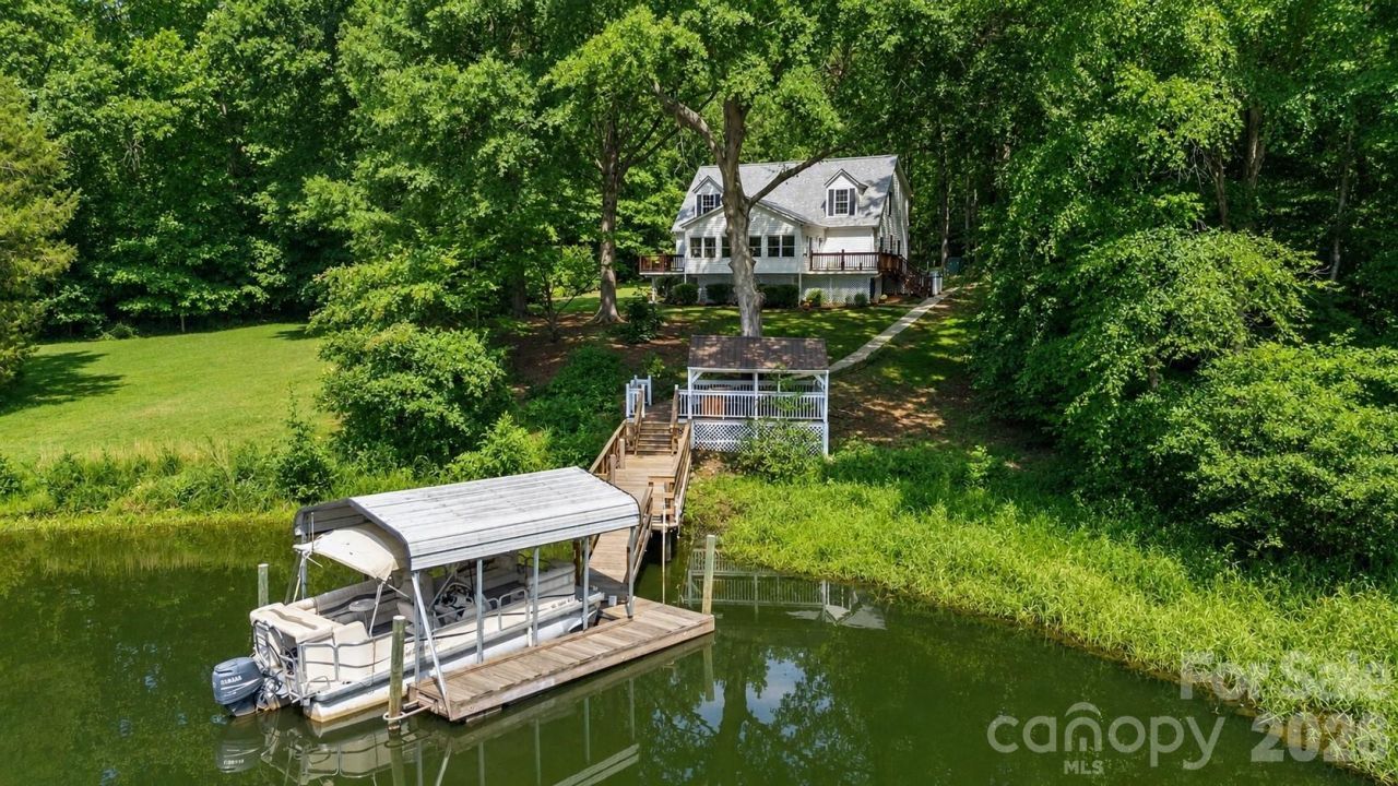 8137 Rowe Street , Catawba, NC 28609 Main Photo