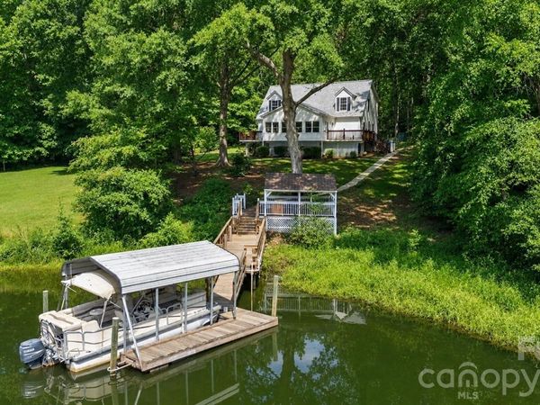 8137 Rowe Street , Catawba, NC 28609
