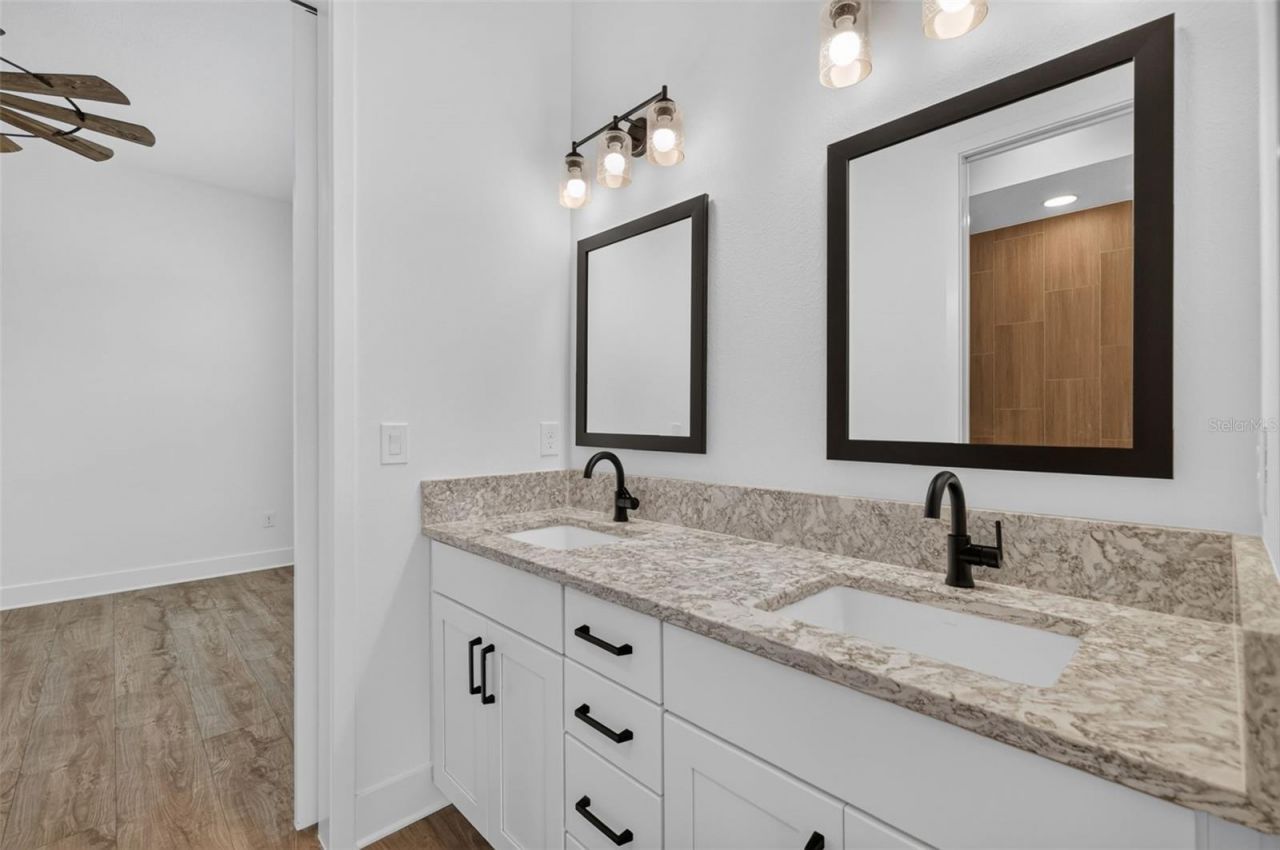 724 Shivers Loop, The Villages, FL 34762 Photo
