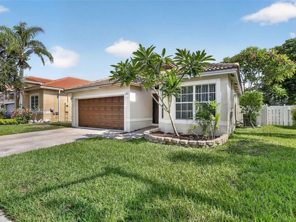 16249 NW 24th St , Unit 16249, Pembroke Pines, FL 33028