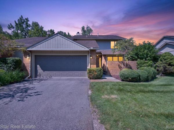 5610 Hillcrest Circle W, West Bloomfield Township, Mi 48322