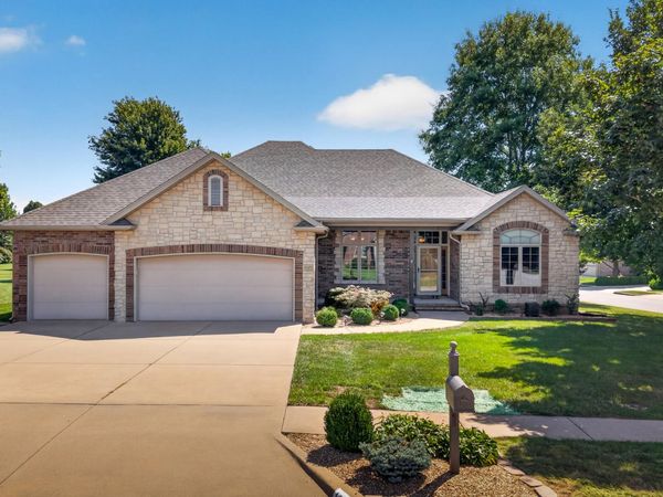 1352 N Lennox Court , Springfield, MO 65802