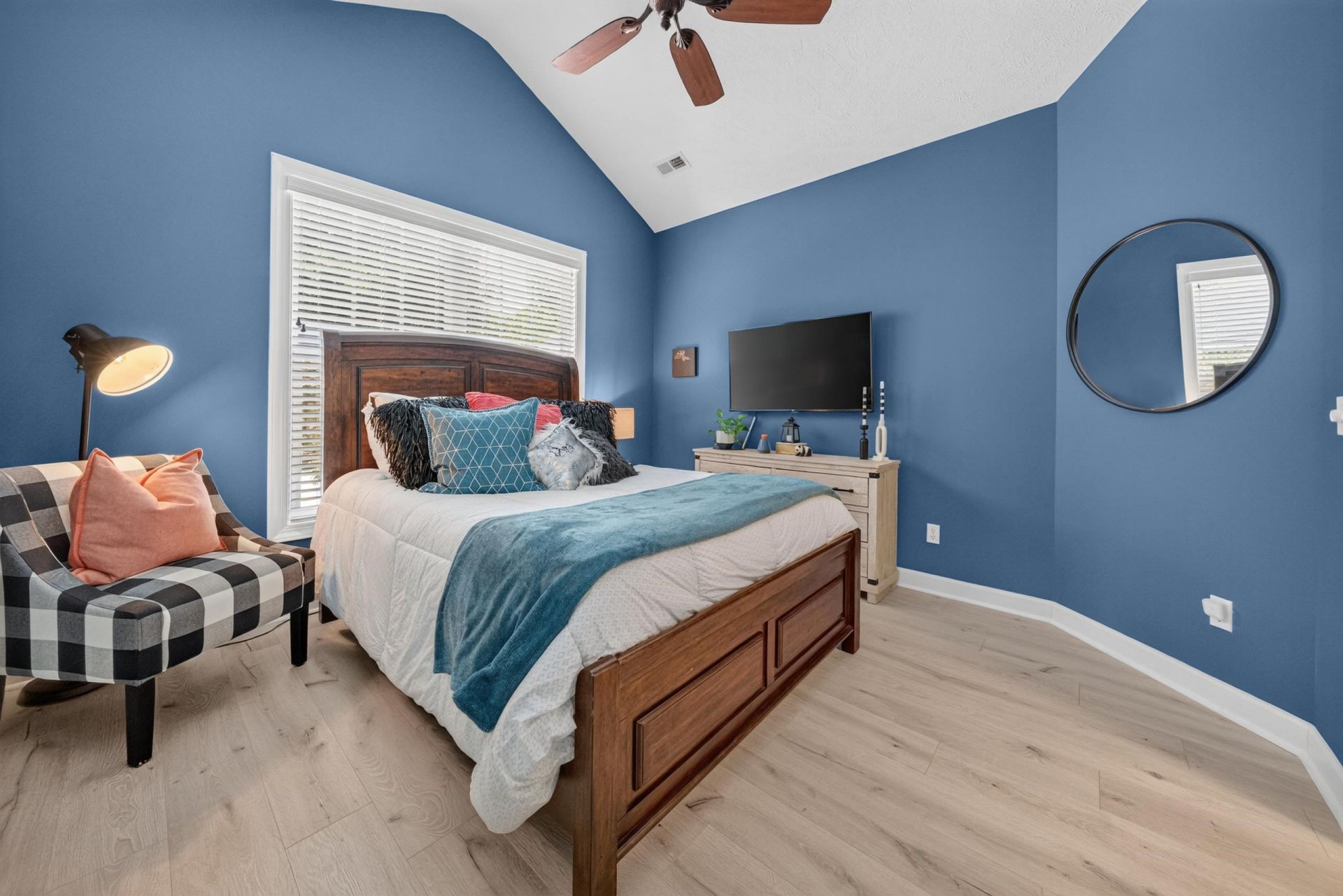 162 Prestwick Dr.  Photo 32