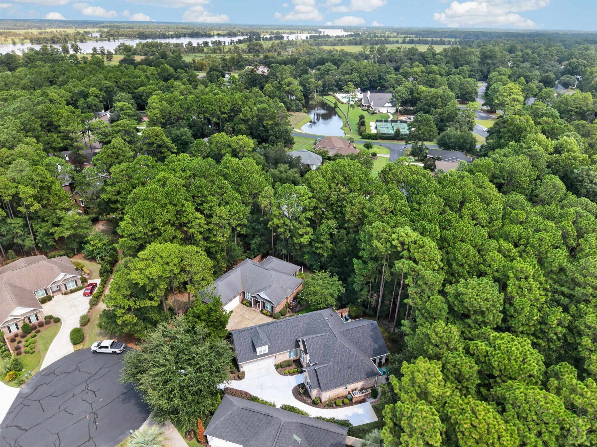 162 Prestwick Dr.  Photo 4