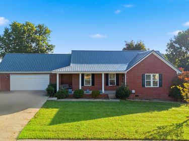 516 Chaucer Drive, Lawrenceburg, KY 40342