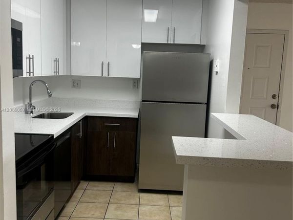7180 NW 179th St , Unit 211, Hialeah, FL 33015