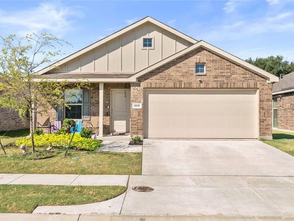 2015 Ava Drive, Ennis, TX 75119
